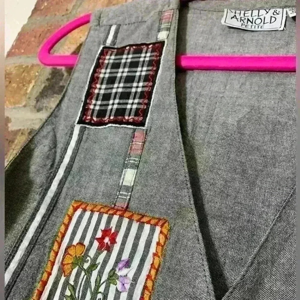 Vintage Grey vest with patchwork flowers - Picture 6 of 6